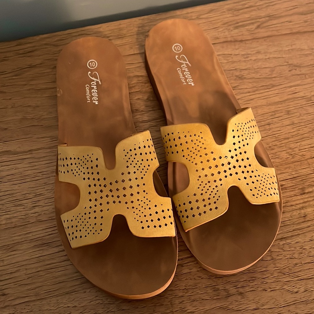 Forever Comfort Sandals - Mustard Yellow